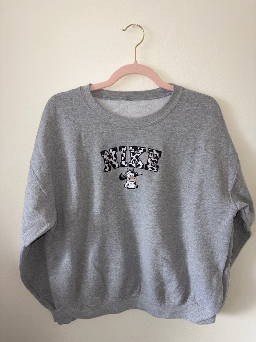 Gray NIKE Cow Embroidered Sweatshirt